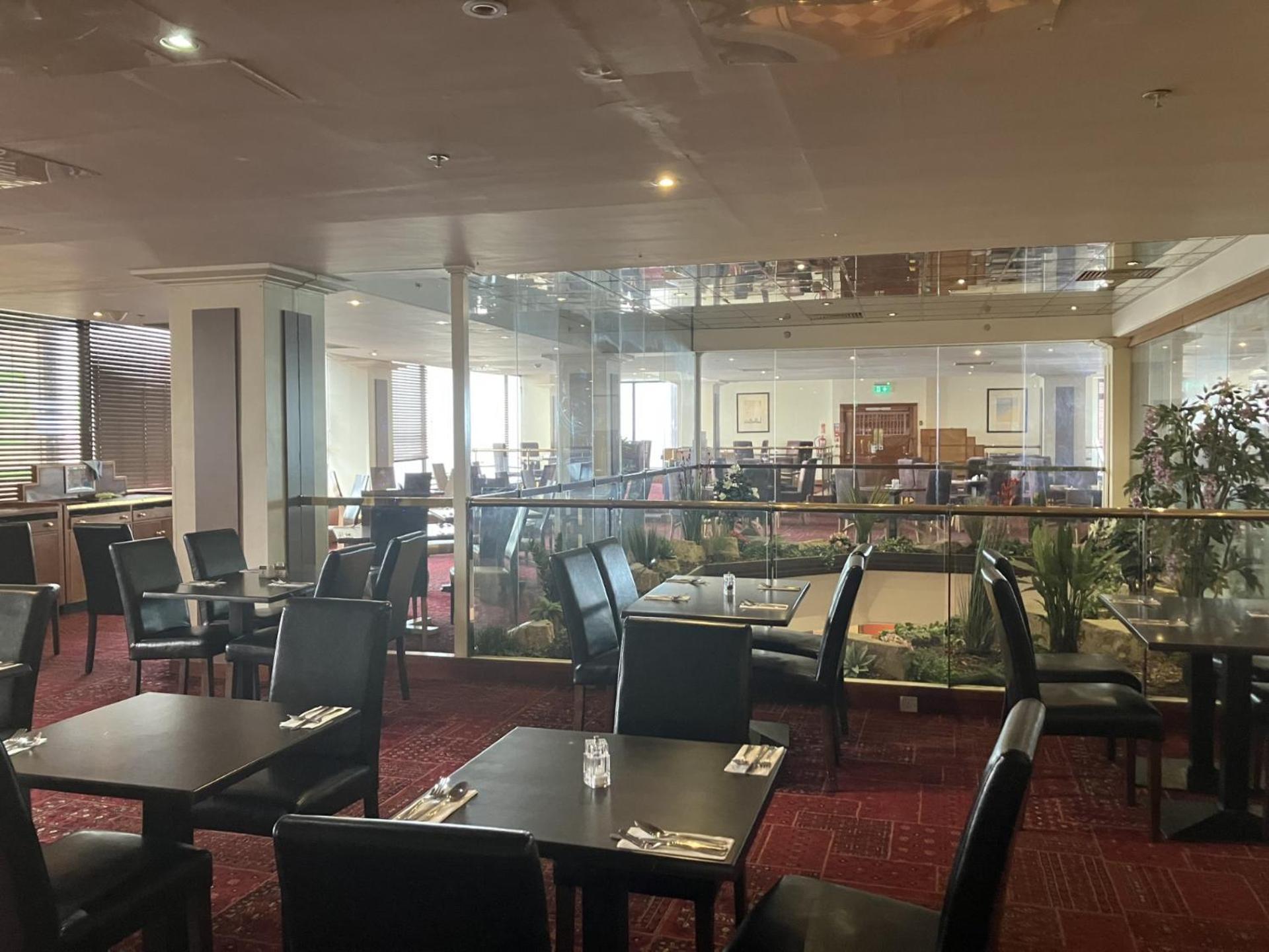 그랜드 호텔 블랙풀 외부 사진 The restaurant at the hotel