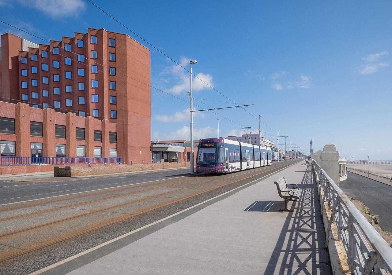 그랜드 호텔 블랙풀 외부 사진 Tram in Blackpool